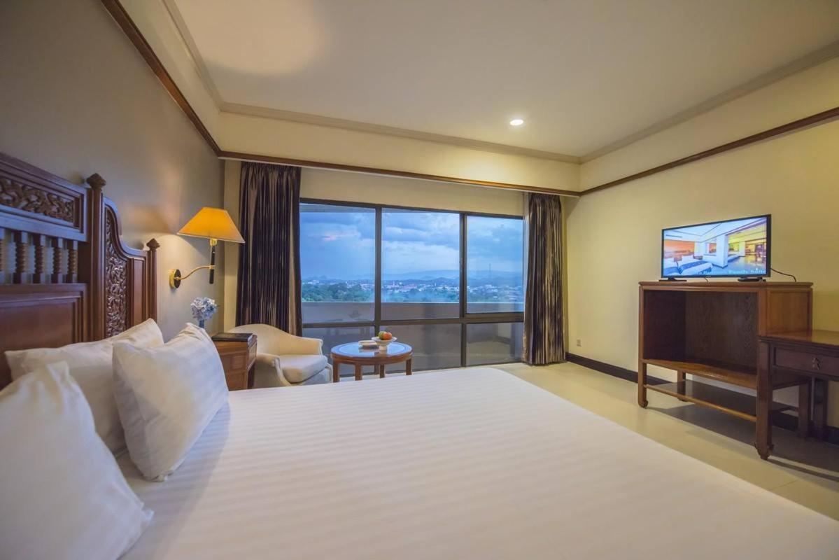Loei Palace Hotel Exterior foto